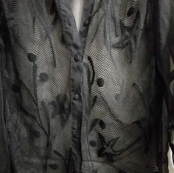 Effeci Black  Floral Mesh Button Up Blouse Size M - Picture 4 of 10
